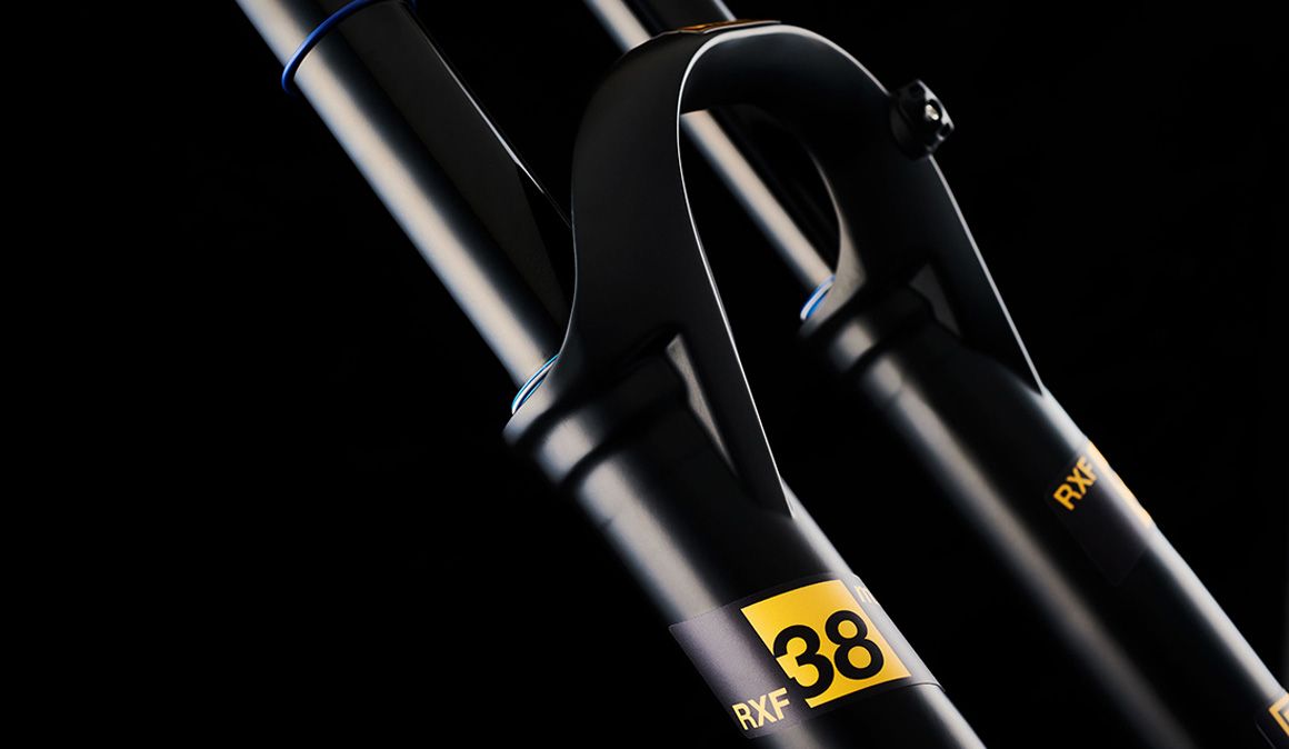  Ohlins RFX38 m.2 con barras de 38 mm 