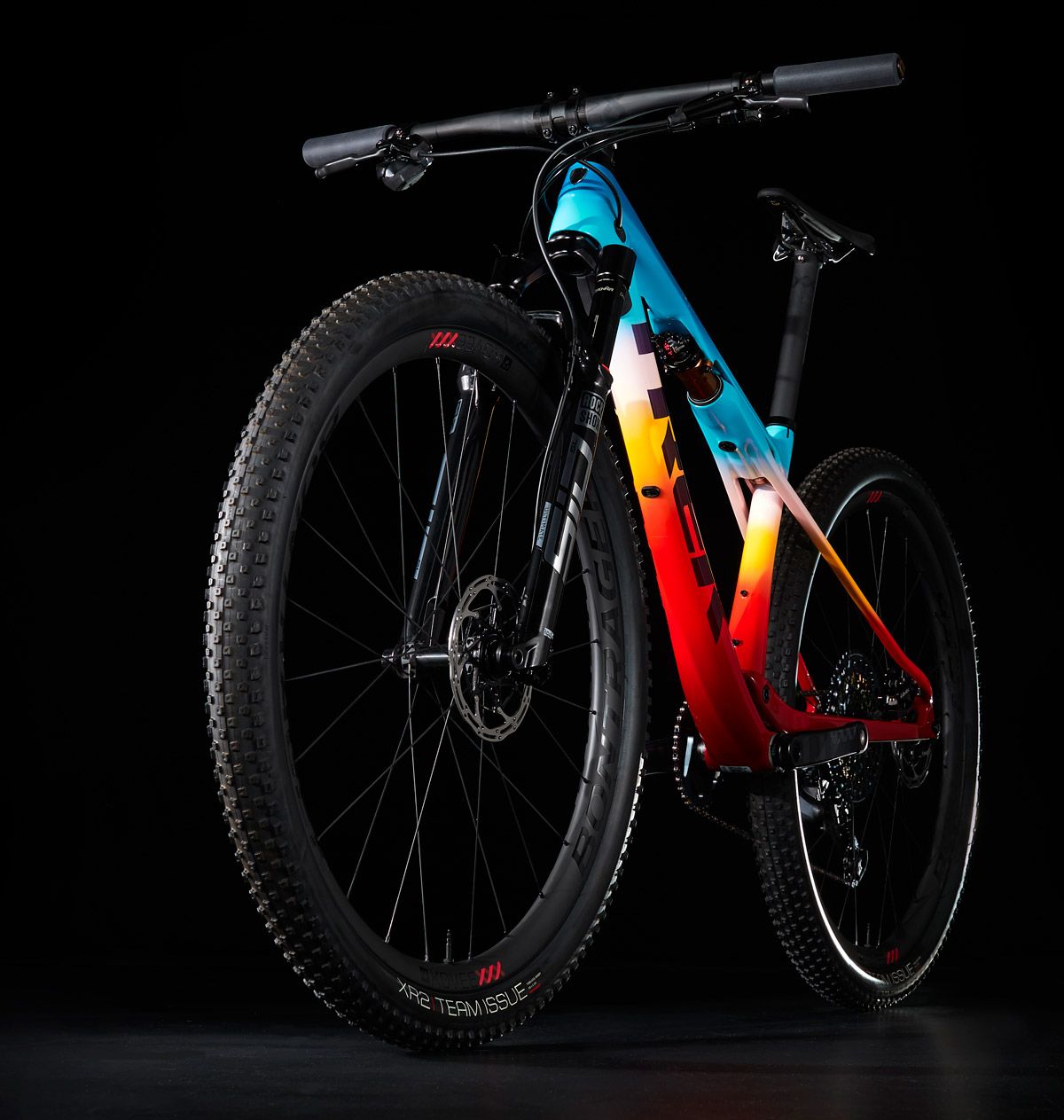Project One Firts Light, los colores que llevarán los olímpicos de Trek 2