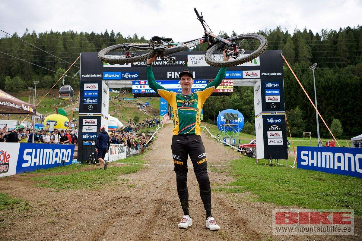 Las mejores fotos del DH del Mundial de Val di Sole (34) Las mejores fotos del DH del Mundial de Val di Sole (34)