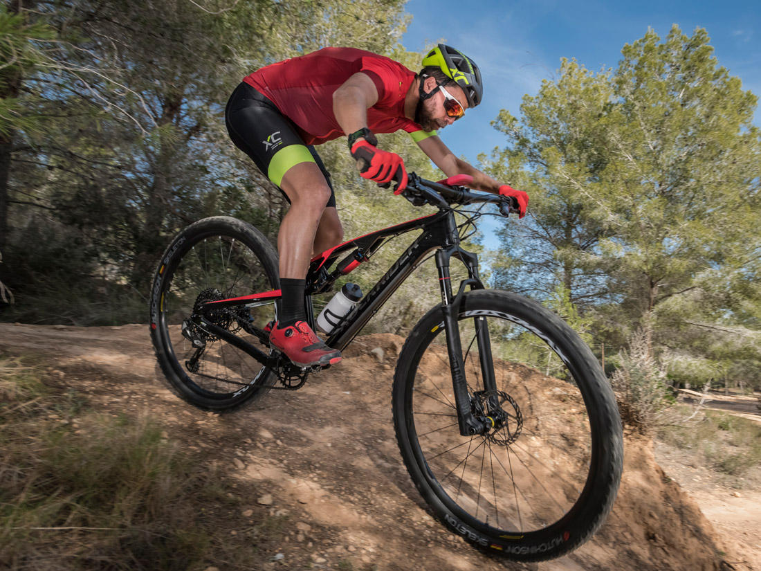 Rockrider XC900S: así es su nueva doble de carbono Rockrider XC900S: así es su nueva doble de carbono