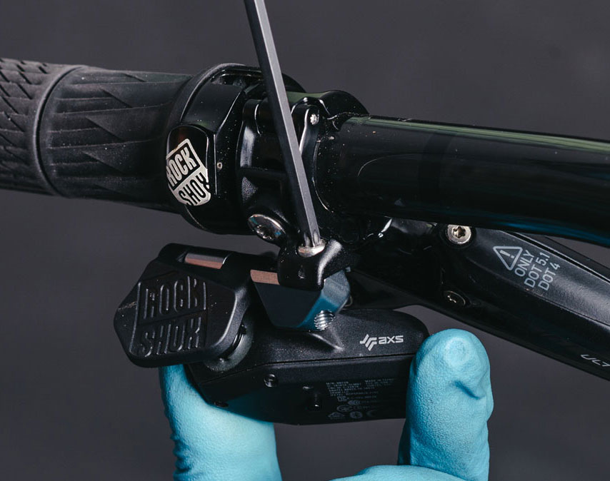 Mecánica: Instalar una tija RockShox Reverb AXS Mecánica: Instalar una tija RockShox Reverb AXS