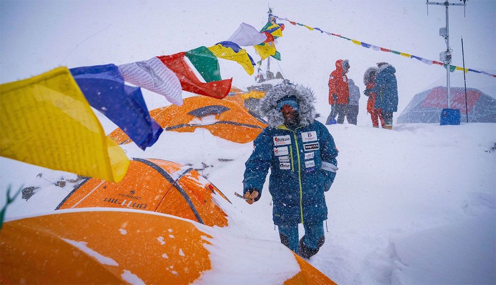 Alex Txikon comienza los trabajos en el CB del Manaslu