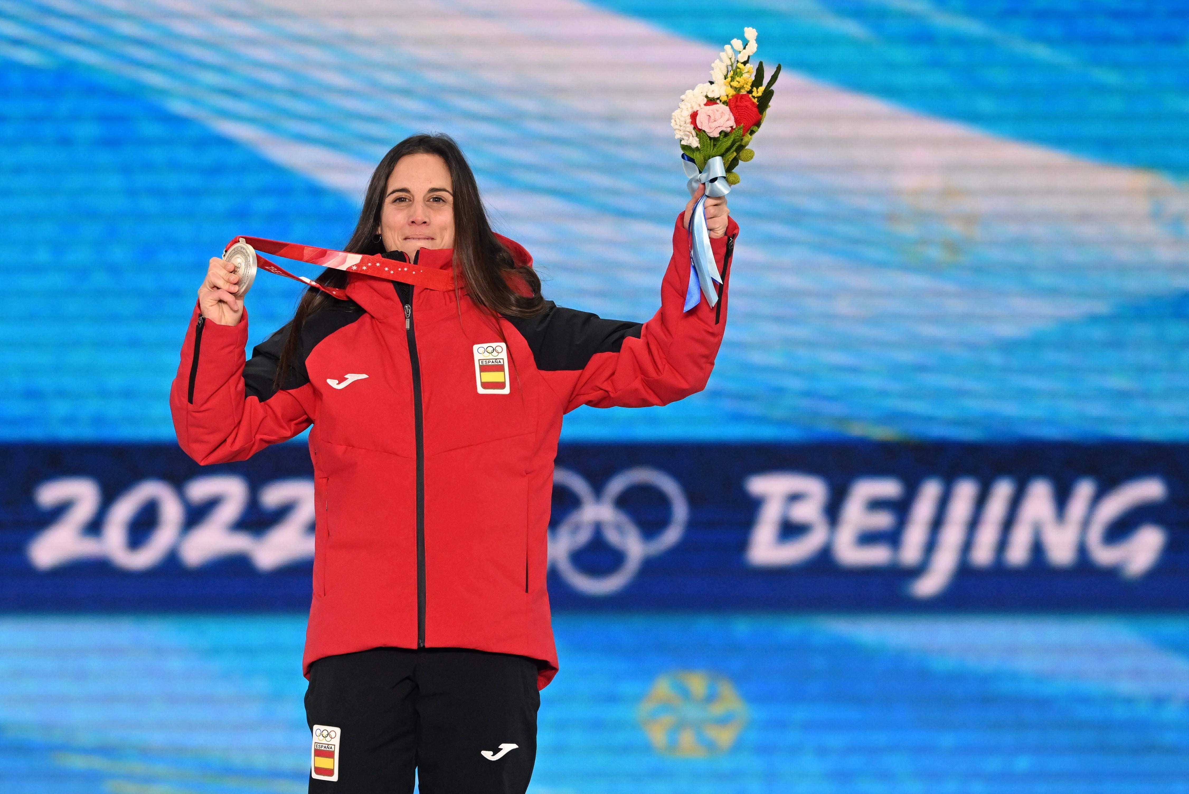 Queralt Castellet con su histórica medalla en Pekín