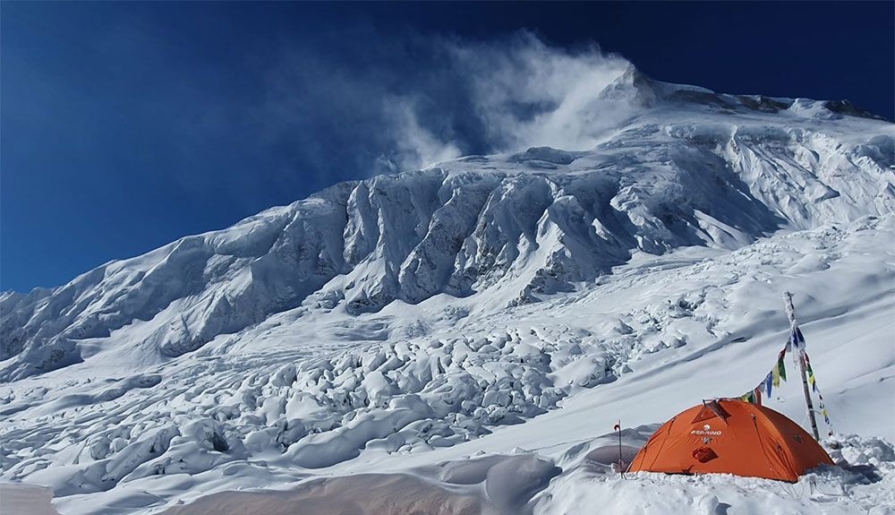 La expedición de Alex Txikon pone fin a su intento invernal al Manaslu
