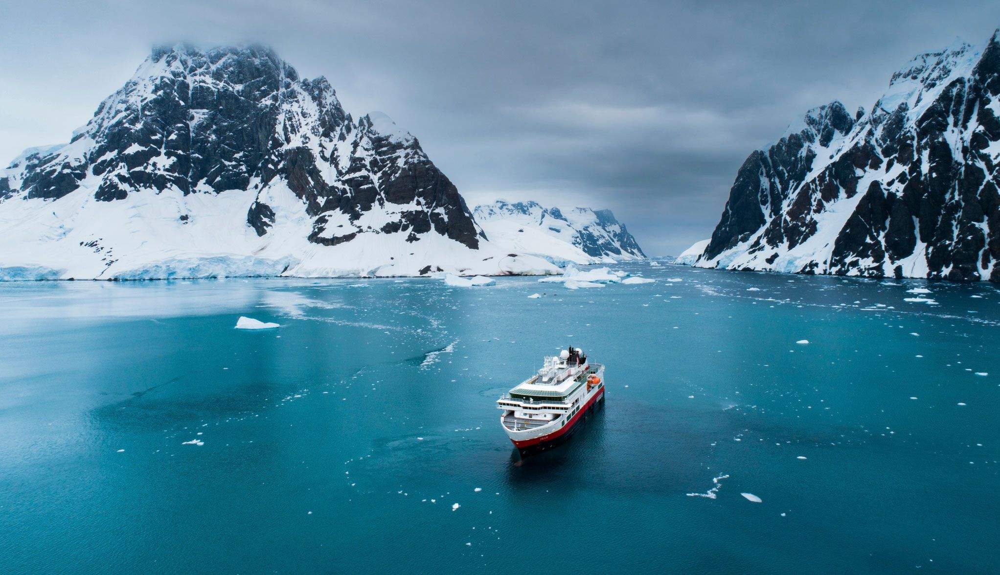 De Polo a Polo con Hurtigruten