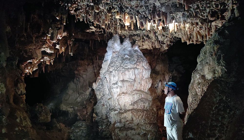 Cóncavo de Peña Rubia, la cueva de las maravillas