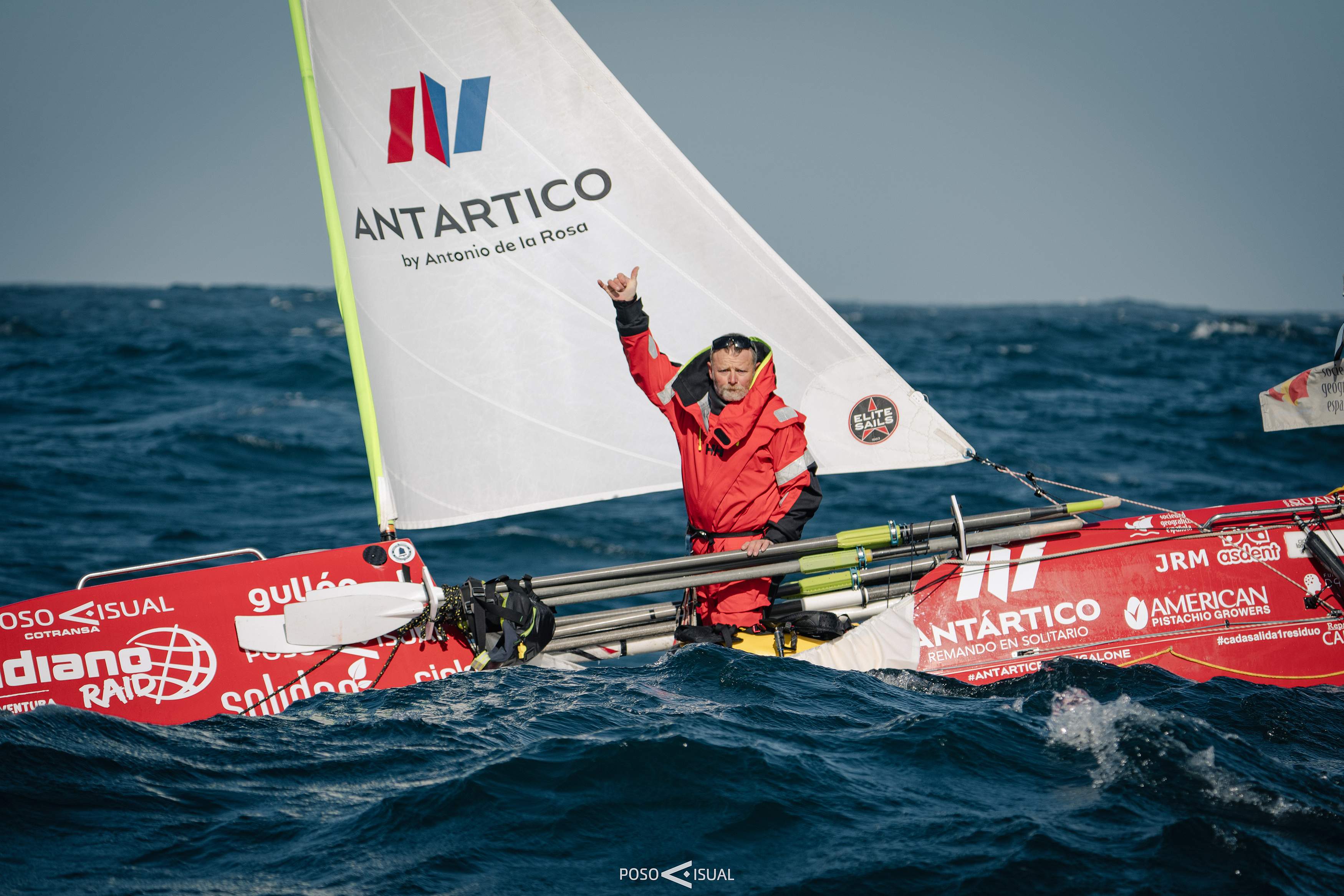 Antonio de la Rosa renuncia a llegar remando a la Antártida y seguirá a vela Antonio de la Rosa renuncia a llegar remando a la Antártida y seguirá a vela