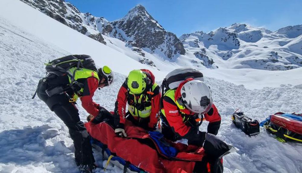 Núria Castán salvada por el equipo de rescate