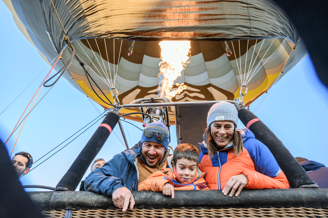 Volar en globo, una de las experiencias en familia en Paisajes de Barcelona Volar en globo, una de las experiencias en familia en Paisajes de Barcelona