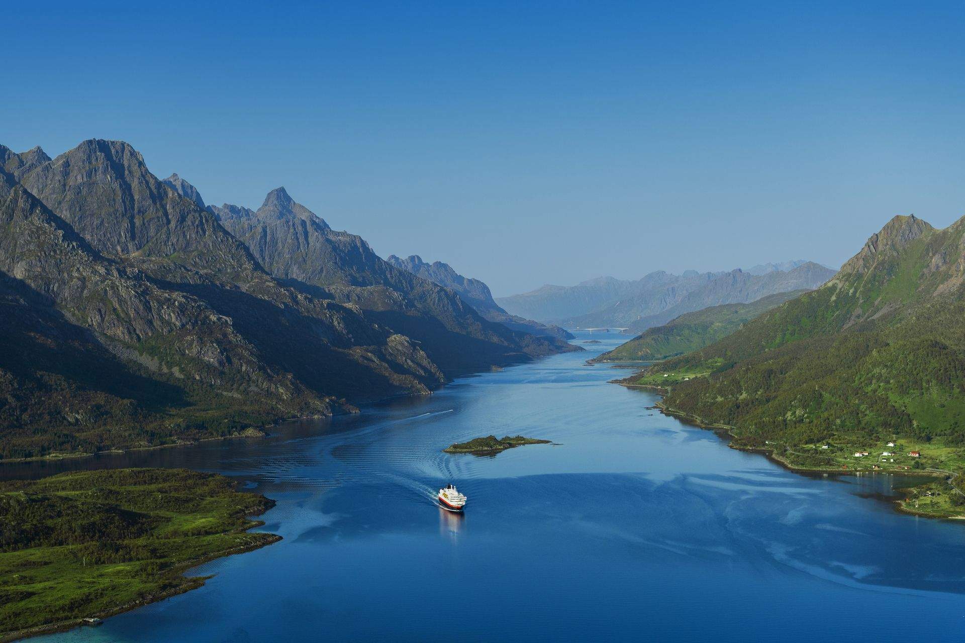 Hurtigruten, un viaje responsable. Foto: Stian Klo Hurtigruten, un viaje responsable. Foto: Stian Klo