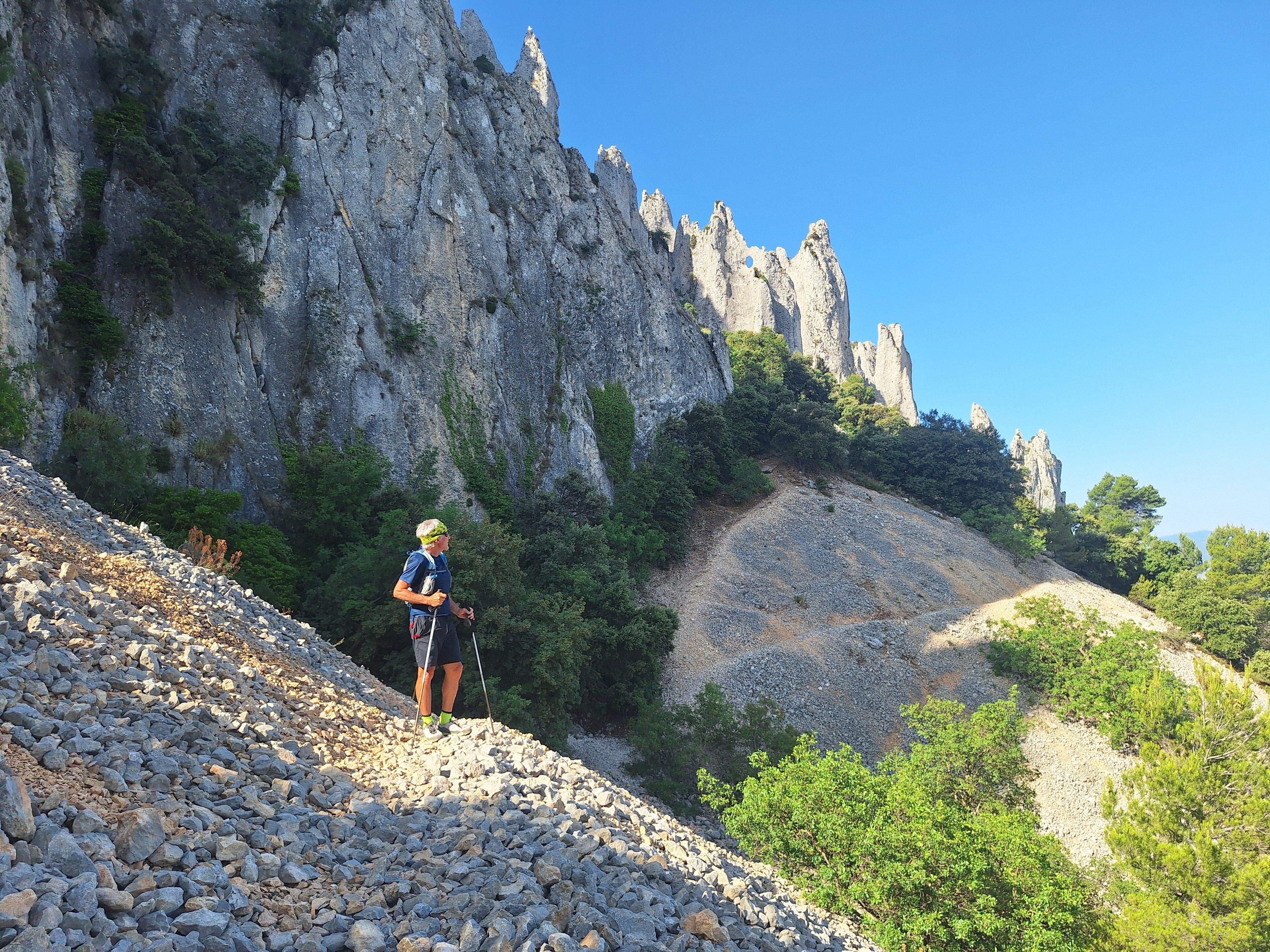 Los “frailes” de la Serrella, la montaña esculpida