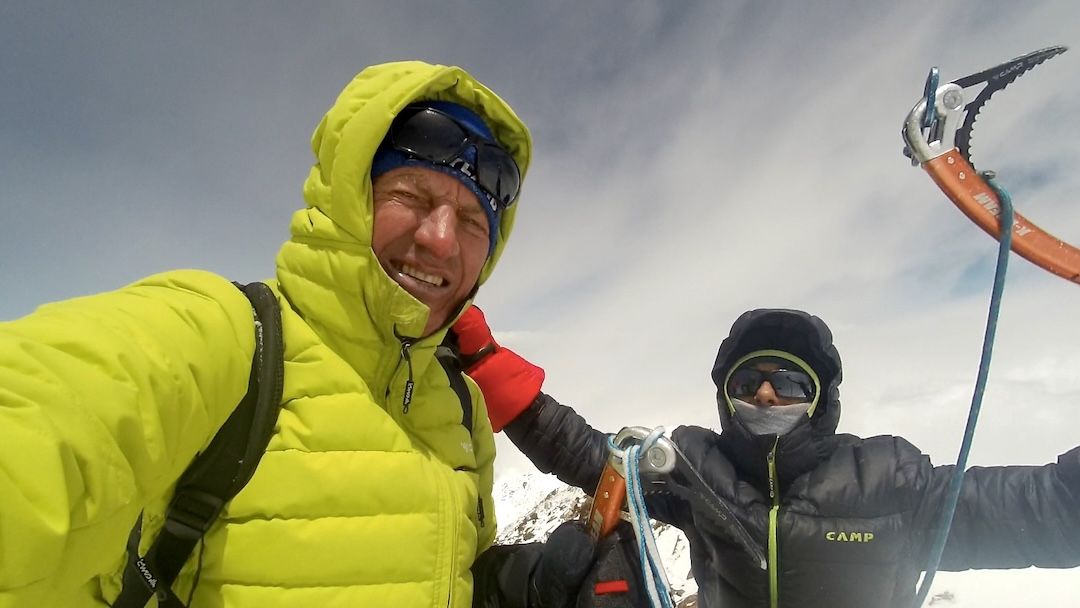 Denis Urubko y Pipi Cardell tras la apertura de Nezabudka en el Nanga Parbat Denis Urubko y Pipi Cardell tras la apertura de Nezabudka en el Nanga Parbat