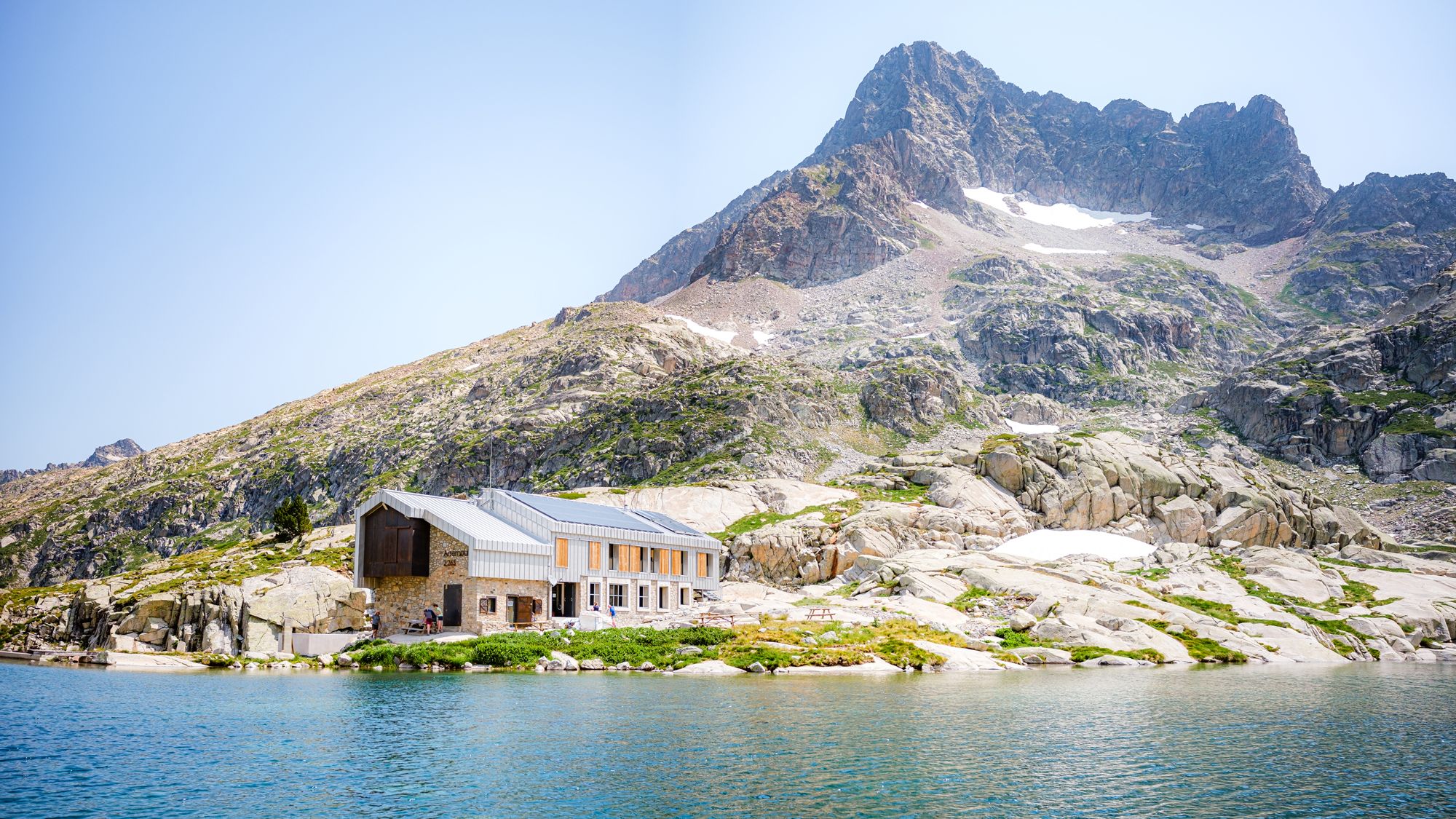 Un histórico refugio de Pirineos reabre sus puertas