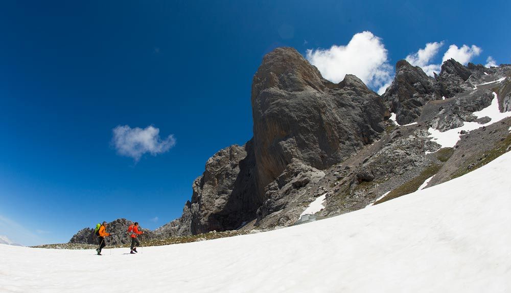 Travesía de los Urrieles: montañismo de leyenda Travesía de los Urrieles: montañismo de leyenda