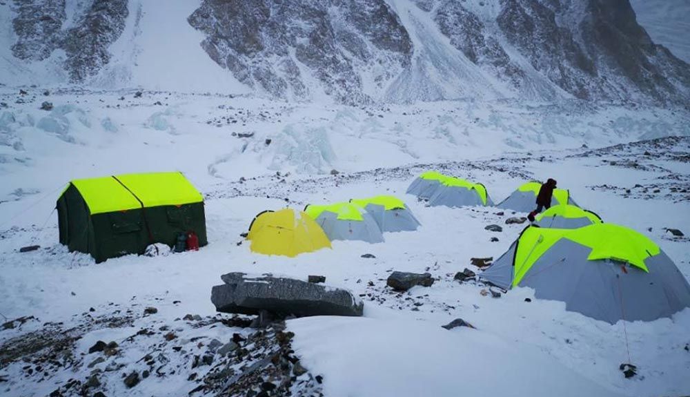 No hay colaboración entre las expediciones en el K2