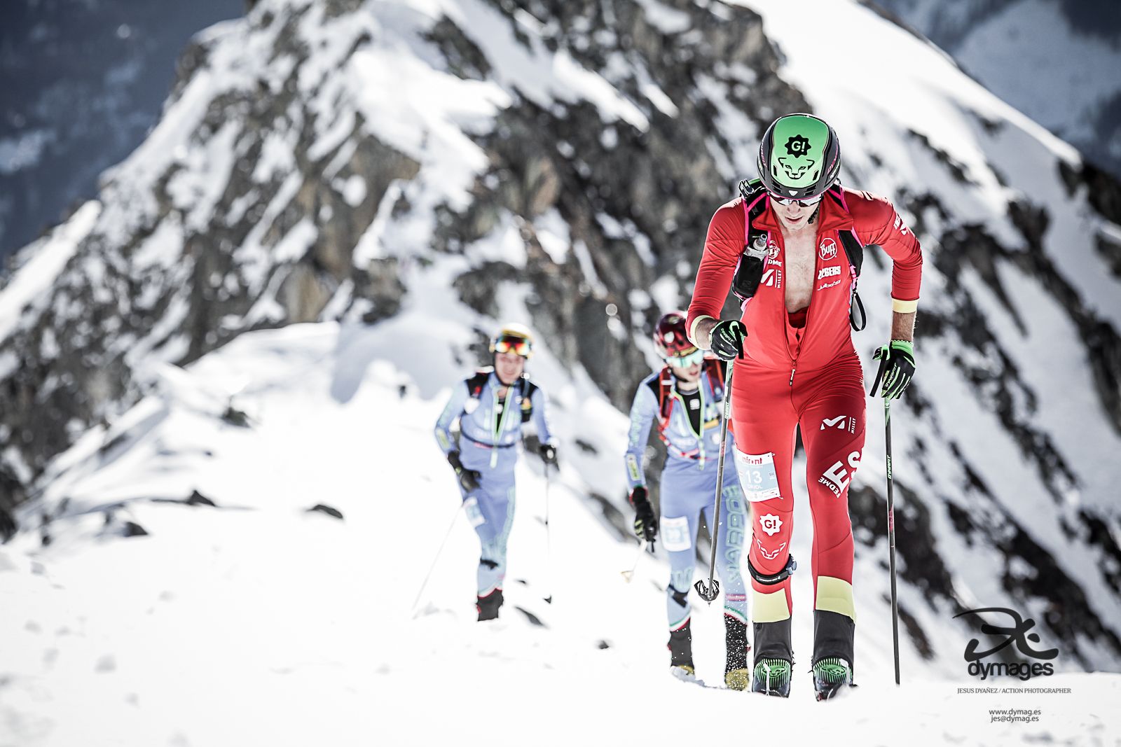 Día perfecto en las Montañas de Suiza Día perfecto en las Montañas de Suiza