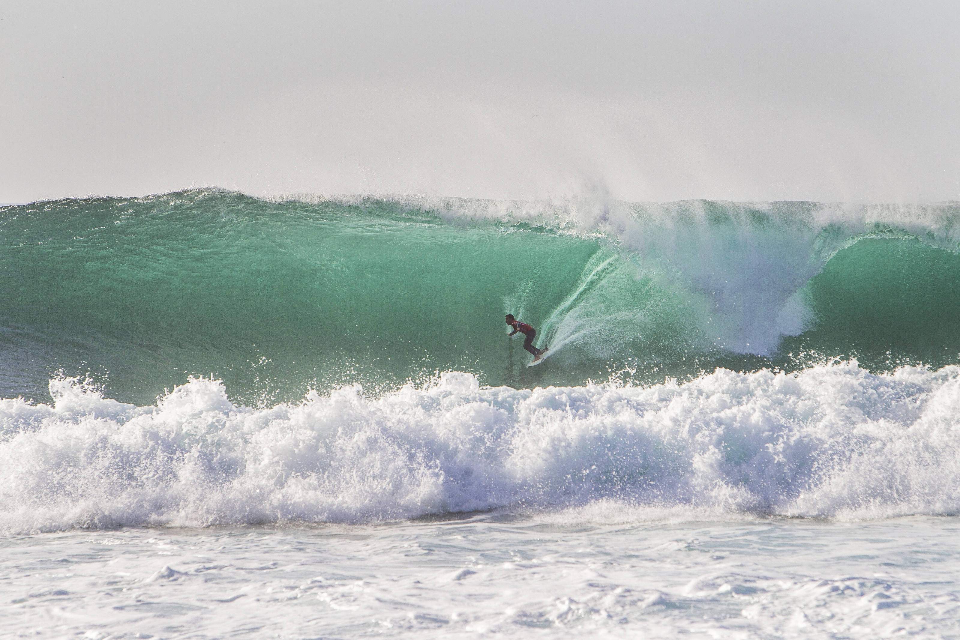 Aitz Aranburu surfeando en Portugal/Red Bull Aitz Aranburu surfeando en Portugal/Red Bull