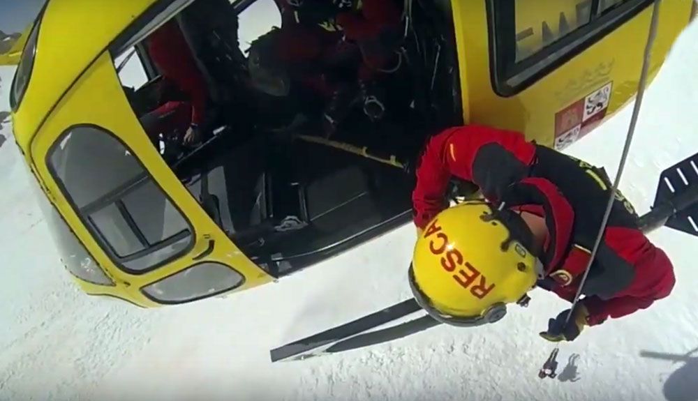 Impresionante vídeo del rescate de una montañera en el Llambrión Impresionante vídeo del rescate de una montañera en el Llambrión
