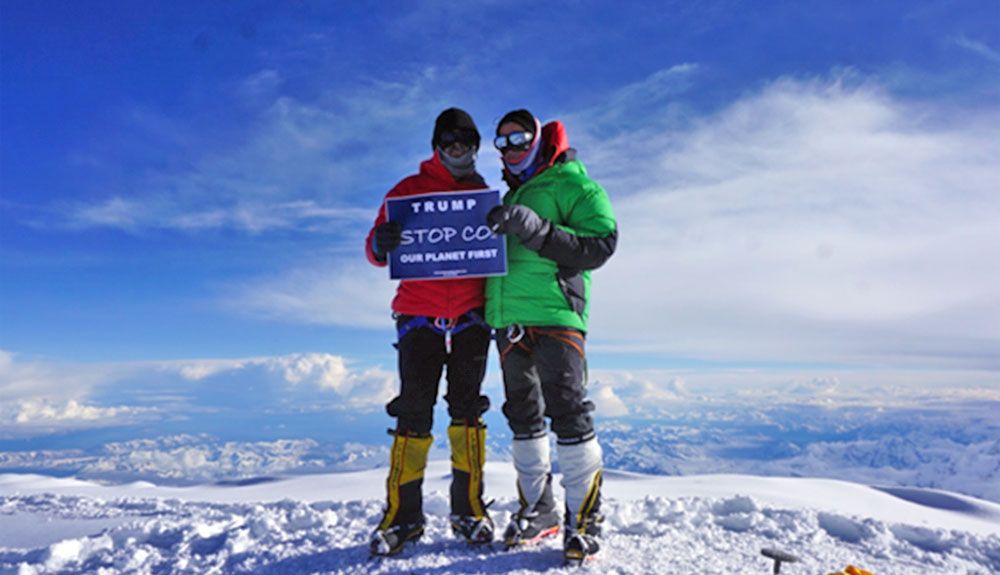 Los hermanos Romero en la cima del Denali en 2018