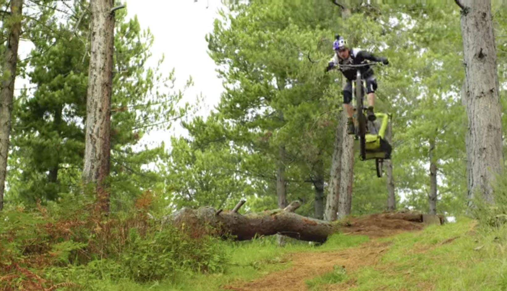 Esto es lo que sucede cuando pides a Danny Macaskill que cuide de tus hijos