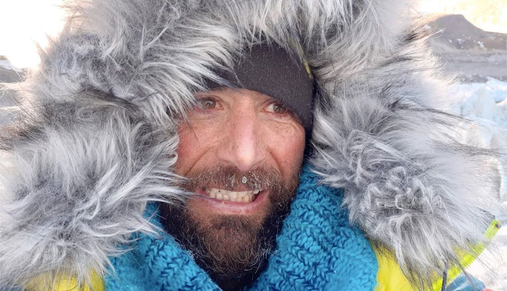 Toma de contacto en el Everest invernal