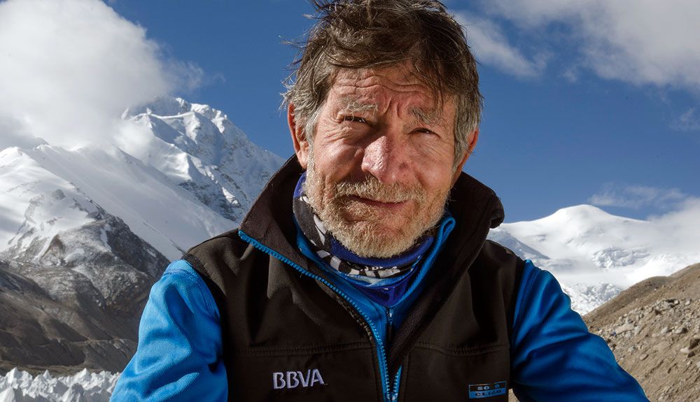 Carlos Soria: “La masificación en el Everest es prácticamente imparable”