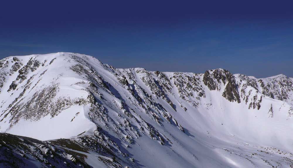 4 cumbres pirenaicas con vistas, a pie o con esquís