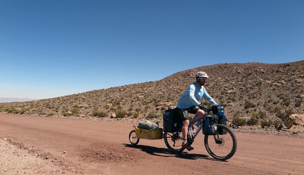 Juan Menéndez Granados cruzará pedaleando y en solitario el desierto de Atacama