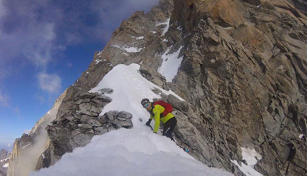 Ueli Steck escala la Innominata al Mont Blanc en 9 horas