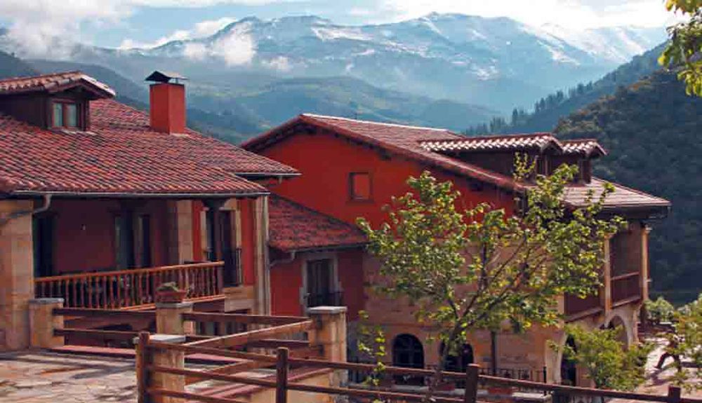 Hotel Casona Malvasía y Apartamentos El Barrio