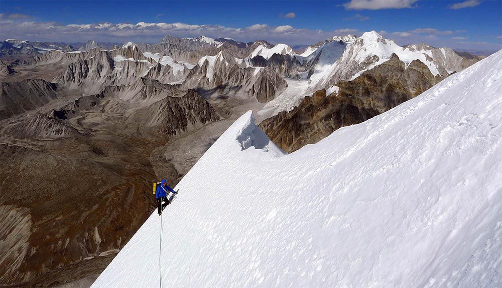 Mick Fowler y Victor Saunders, primera ascensión a la norte del Sersank Peak