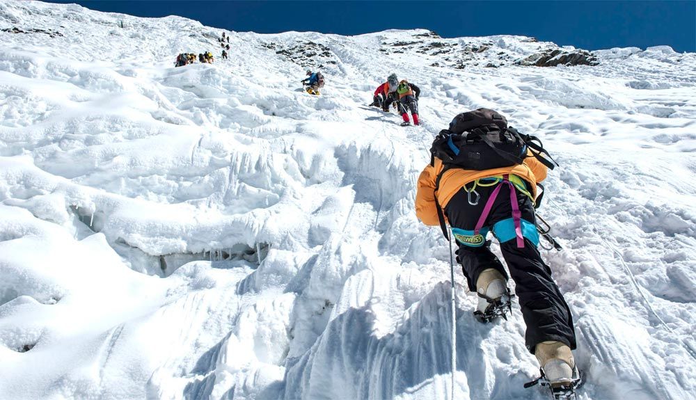 Cómo reconocer los peligros en el alpinismo invernal