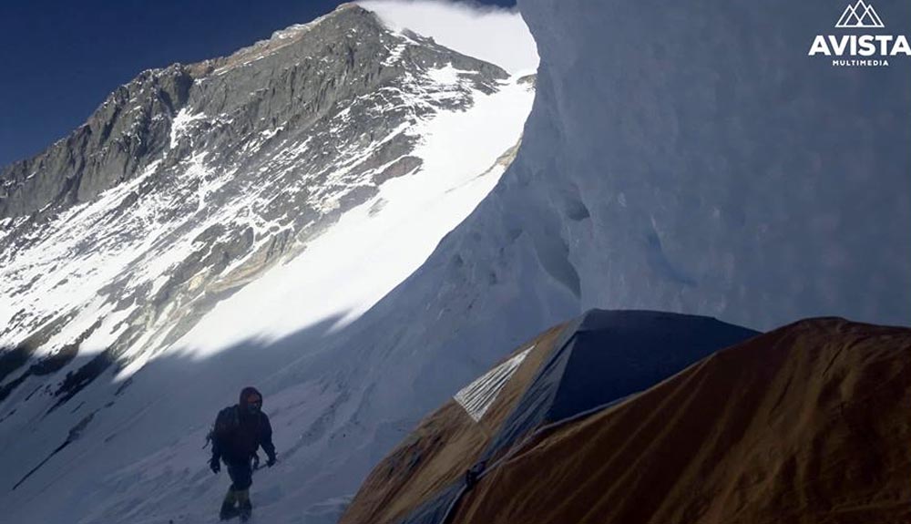Descenso forzado en el Everest a causa de los vientos