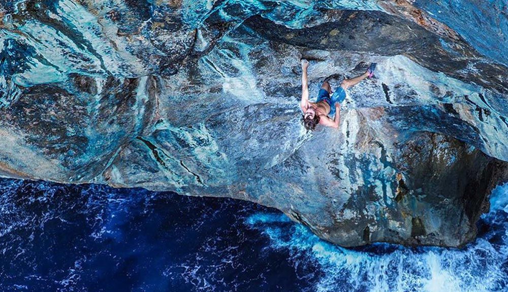 Chris Sharma inaugura un psicobloc de noveno grado en Mallorca