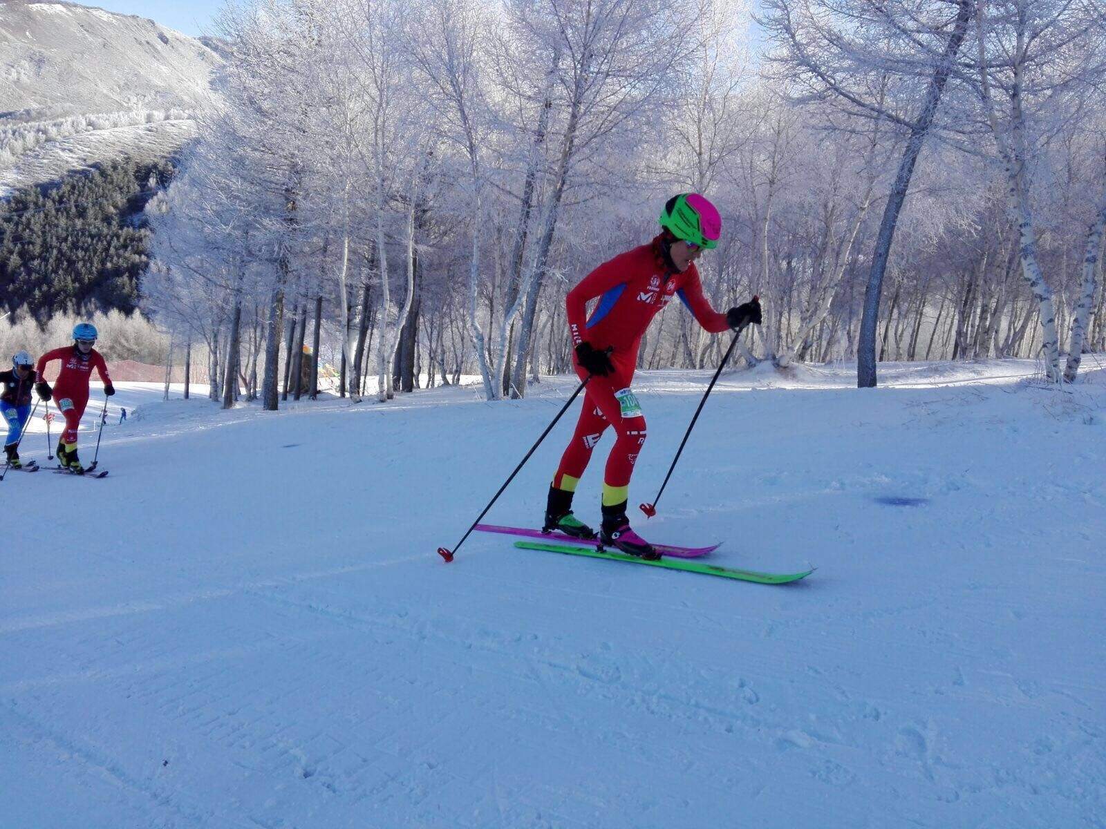 Claudia Galicia y Antonio Alcalde brillan en el inicio de la Copa del Mundo de Skimo