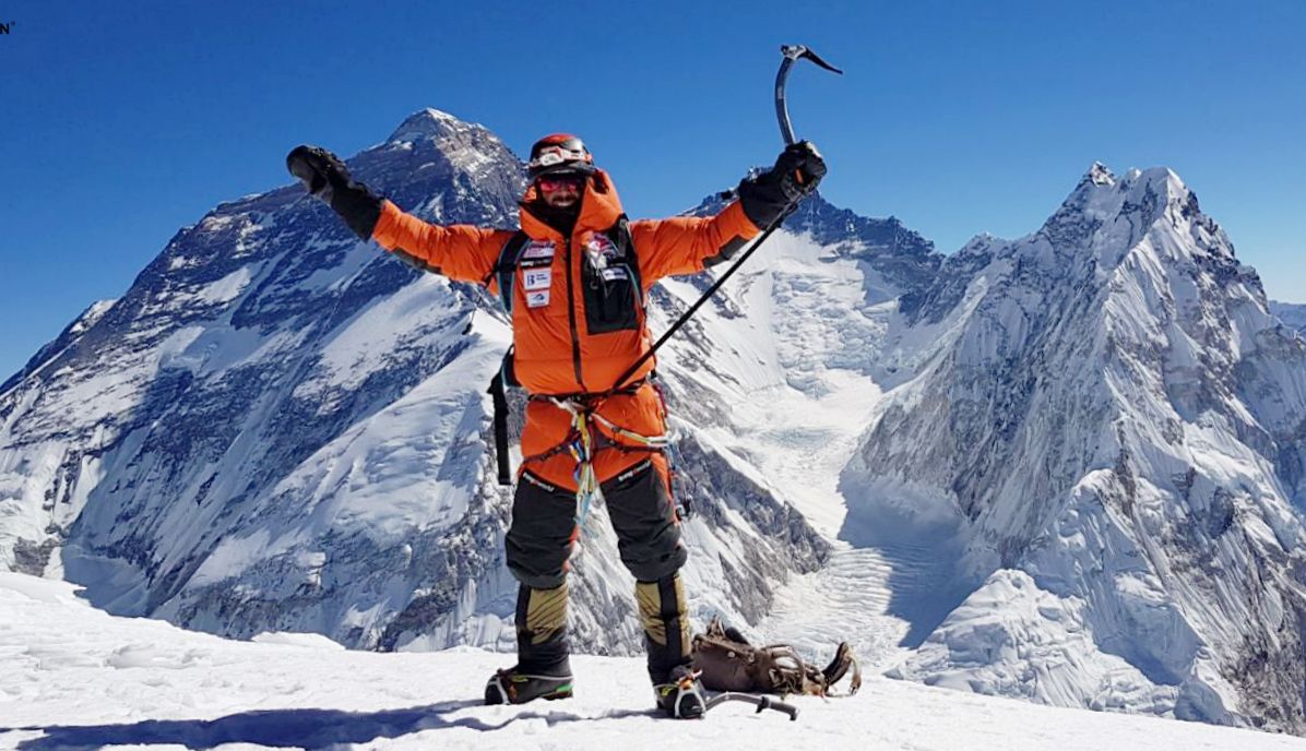 Alex Txikon corona el Pumori
