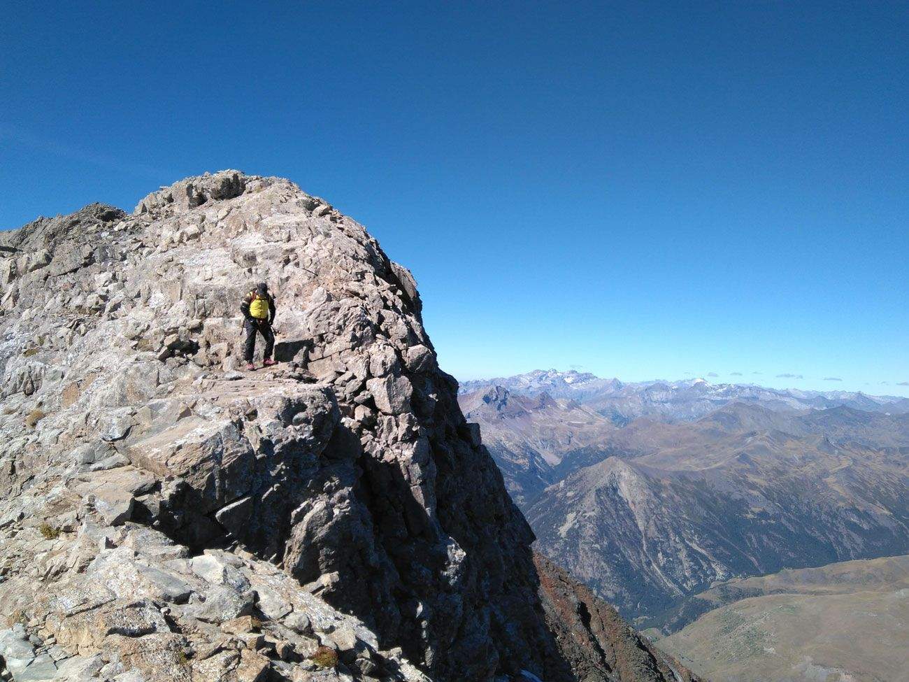 La cresta de las Espadas, un desafío montañero La cresta de las Espadas, un desafío montañero