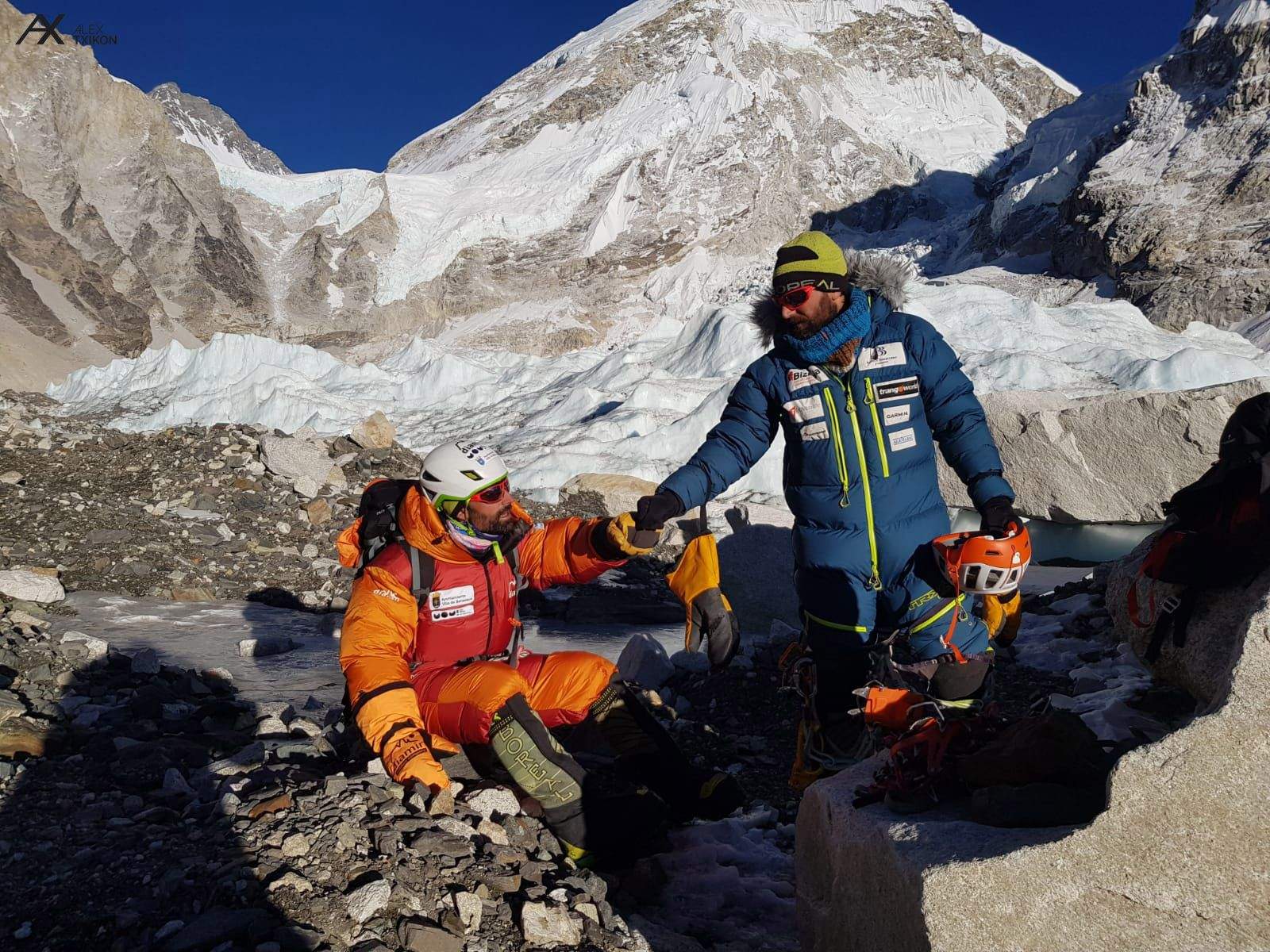 Alex Txikon hace cima en el Ama Dablam