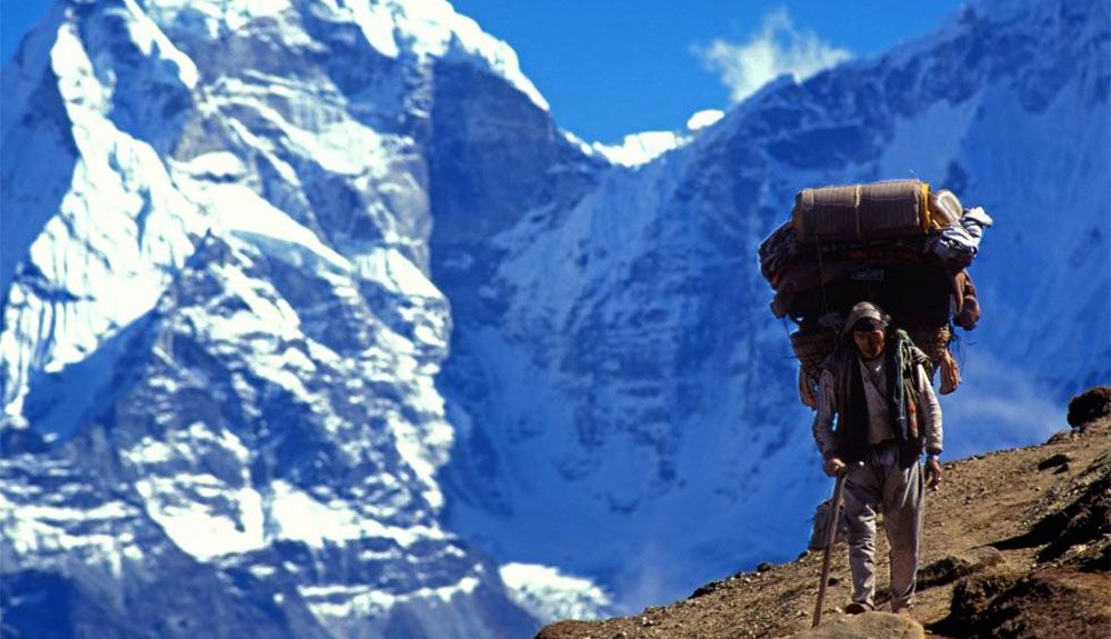 Una ascensión virtual al Everest para ayudar al pueblo sherpa, capitaneada por Carlos Soria, Alex Txikon, Pipi Cardell y Horia Colibasanu. Una ascensión virtual al Everest para ayudar al pueblo sherpa, capitaneada por Carlos Soria, Alex Txikon, Pipi Cardell y Horia Colibasanu.