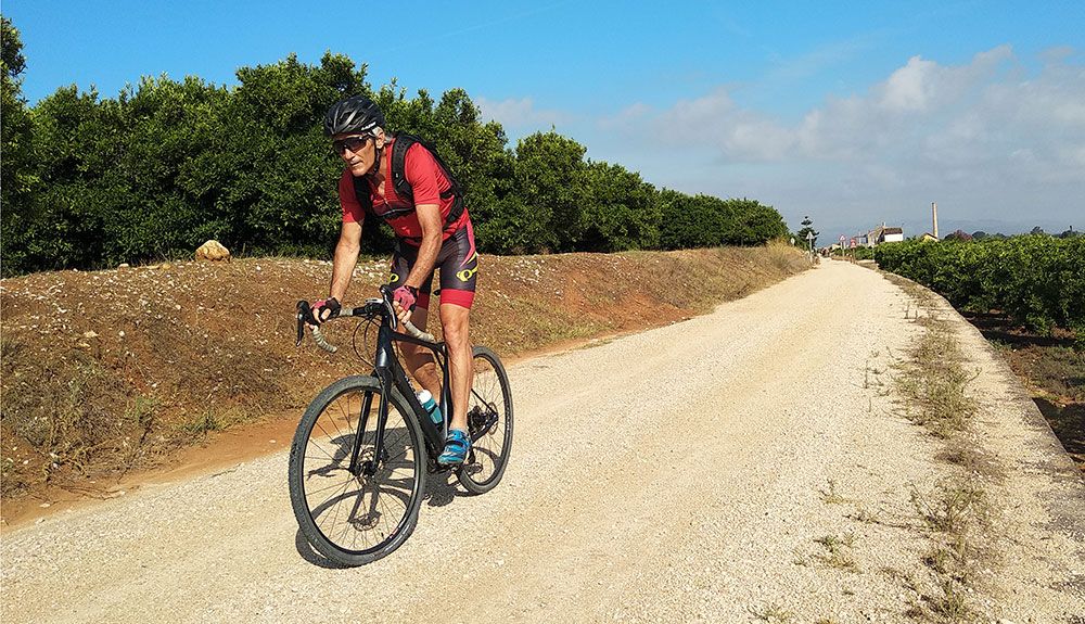 En bici de gravel por el Camino Natural de l’Antic Trenet En bici de gravel por el Camino Natural de l’Antic Trenet
