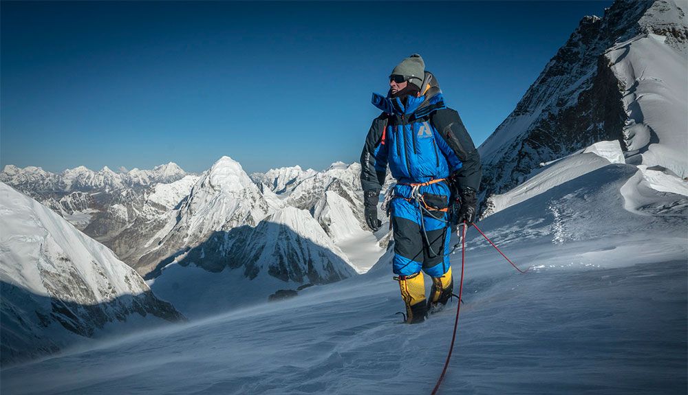 El alpinista Adrian Ballinger, gran conocedor de lo que supone ascender un ochomil sin oxígeno