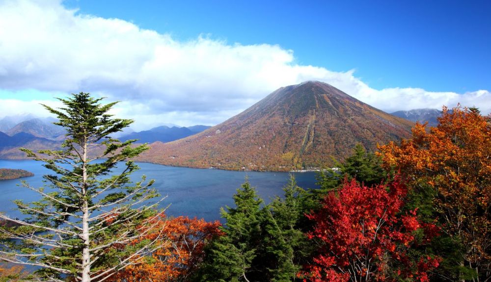 Lago Chuzenji y Monte Nantai