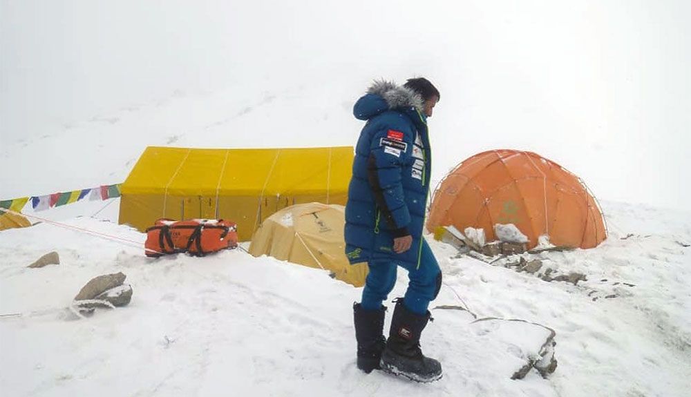 Alex Txikon en el CB del Manaslu este invierno. Foto: Phelipe Eizagirre. Alex Txikon en el CB del Manaslu este invierno. Foto: Phelipe Eizagirre.