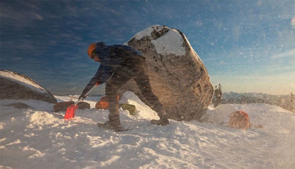 Palas de nieve, seguridad imprescindible para terrenos nevados
