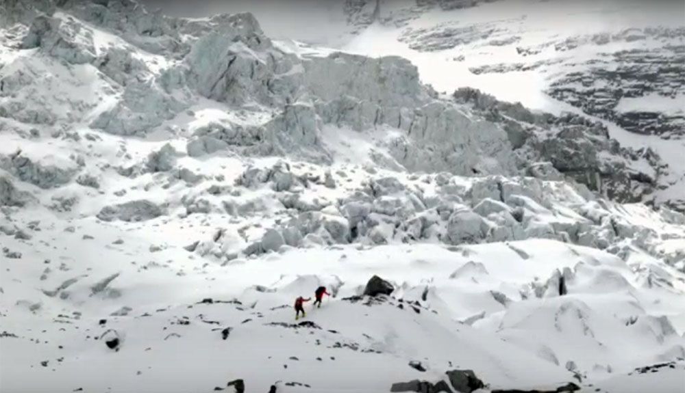 Carlos Soria entrenando en el CB del Dhaulagiri Carlos Soria entrenando en el CB del Dhaulagiri