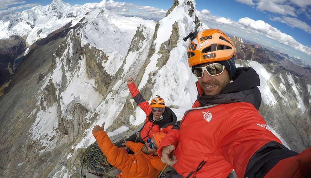 Los Pou y Manu Ponce firmaban una de las mejores ascensiones de su carrera con la primera de la cara norte del Cashan Oeste (5.686 m) en los Andes peruanos Los Pou y Manu Ponce firmaban una de las mejores ascensiones de su carrera con la primera de la cara norte del Cashan Oeste (5.686 m) en los Andes peruanos
