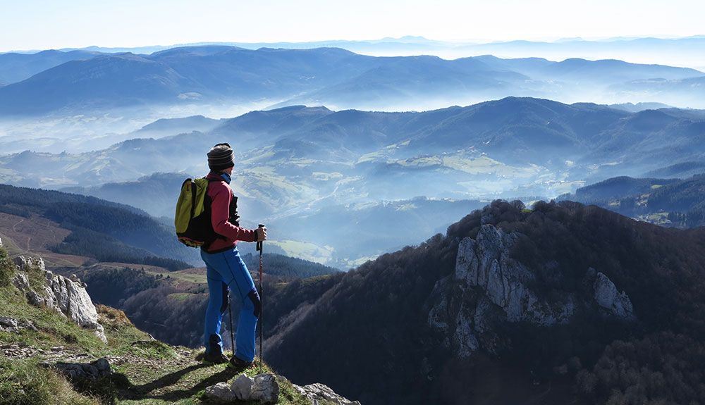 Leyenda y tradición montañera se juntan en las vertiginosas crestas de Urkiola