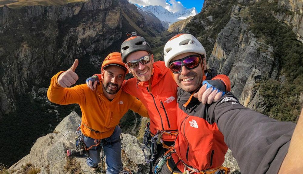 Los hermanos Pou, junto a Manu Ponce, prosiguen sus andanzas por Cordillera Blanca Los hermanos Pou, junto a Manu Ponce, prosiguen sus andanzas por Cordillera Blanca