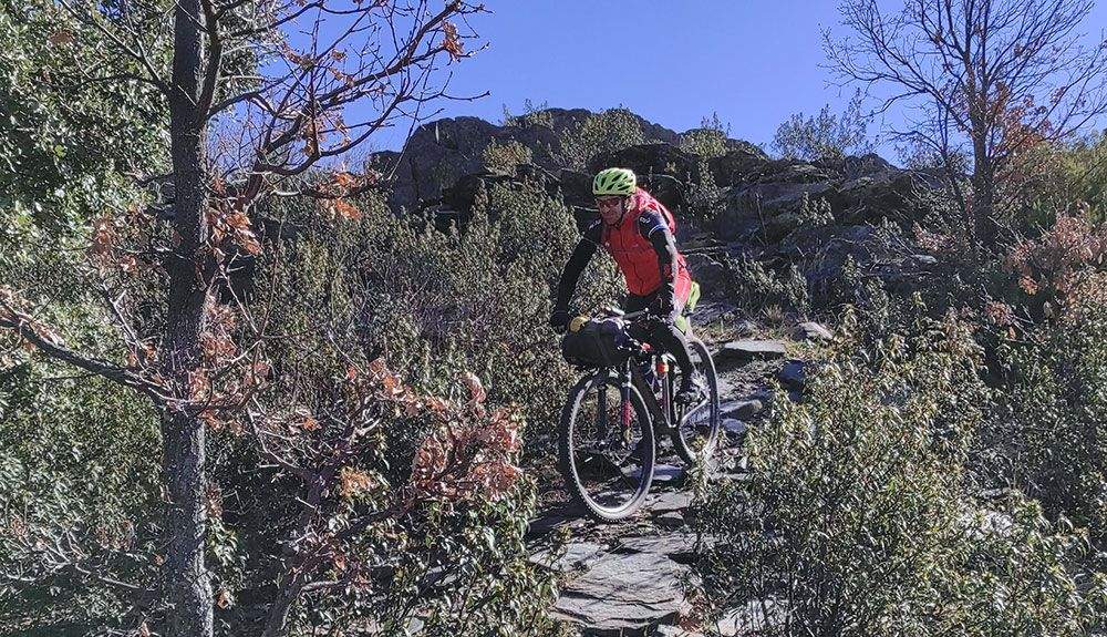 Bikepacking de colores por la Sierra de Ayllón Bikepacking de colores por la Sierra de Ayllón