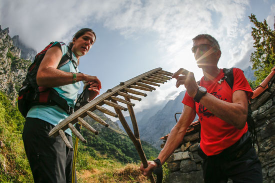 Puro norte: trekking, vía ferrata y surf Puro norte: trekking, vía ferrata y surf